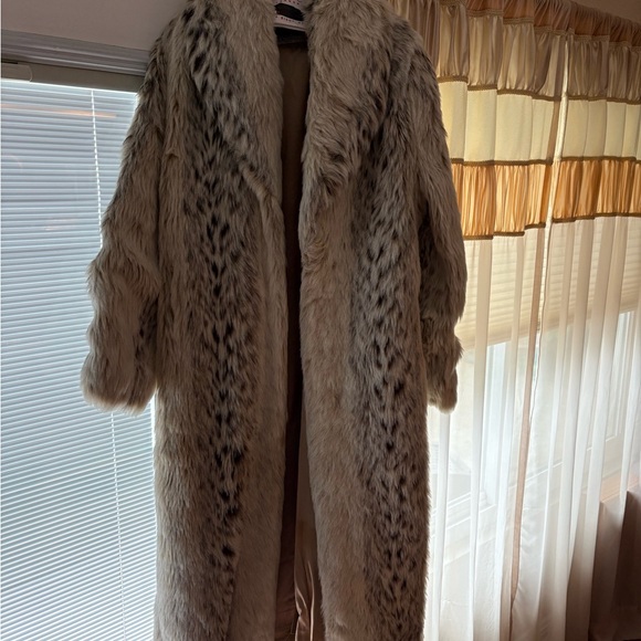 Monterey Fashions Vintage Faux Fur Long Coat 1X Made USA | Statement Winter Coat - Picture 6 of 10